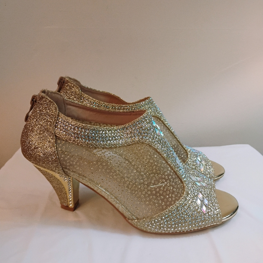 Elegant Gold Peep-Toe Heels Size 7½